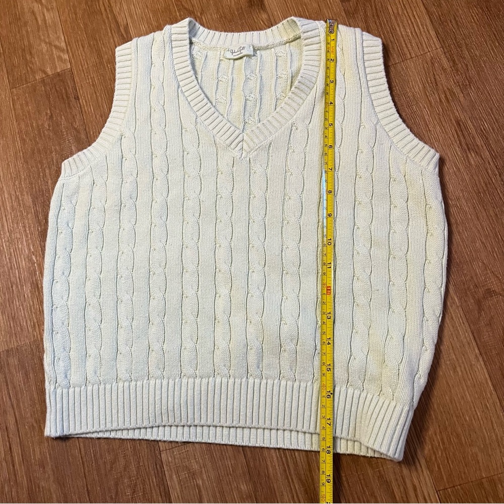 Brandy Melville Light Green 100% Cotton V-Neck Sweater Vest - Picture 6 of 7